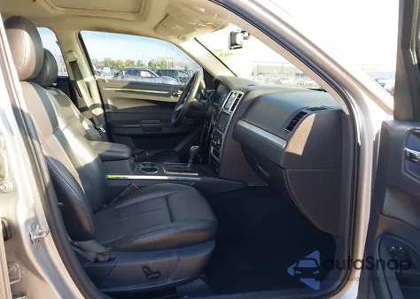 2009 Chrysler 300 Touring/Signature Series/Executive Series from USA, damaged, VIN 2C3KA53V89H617279